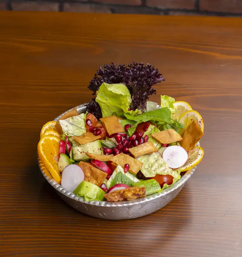 Fettuş Salatası